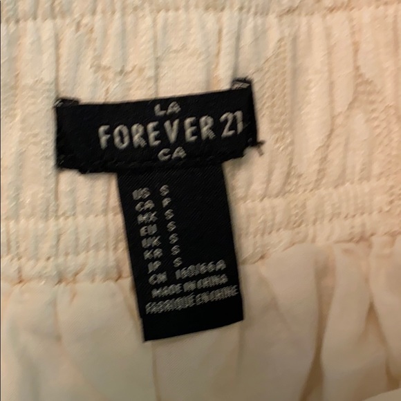 Ivory lace elastic waist skirt - Picture 3 of 3